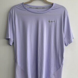 Nike Training Dri-FIT T-shirt Lilac, Size L